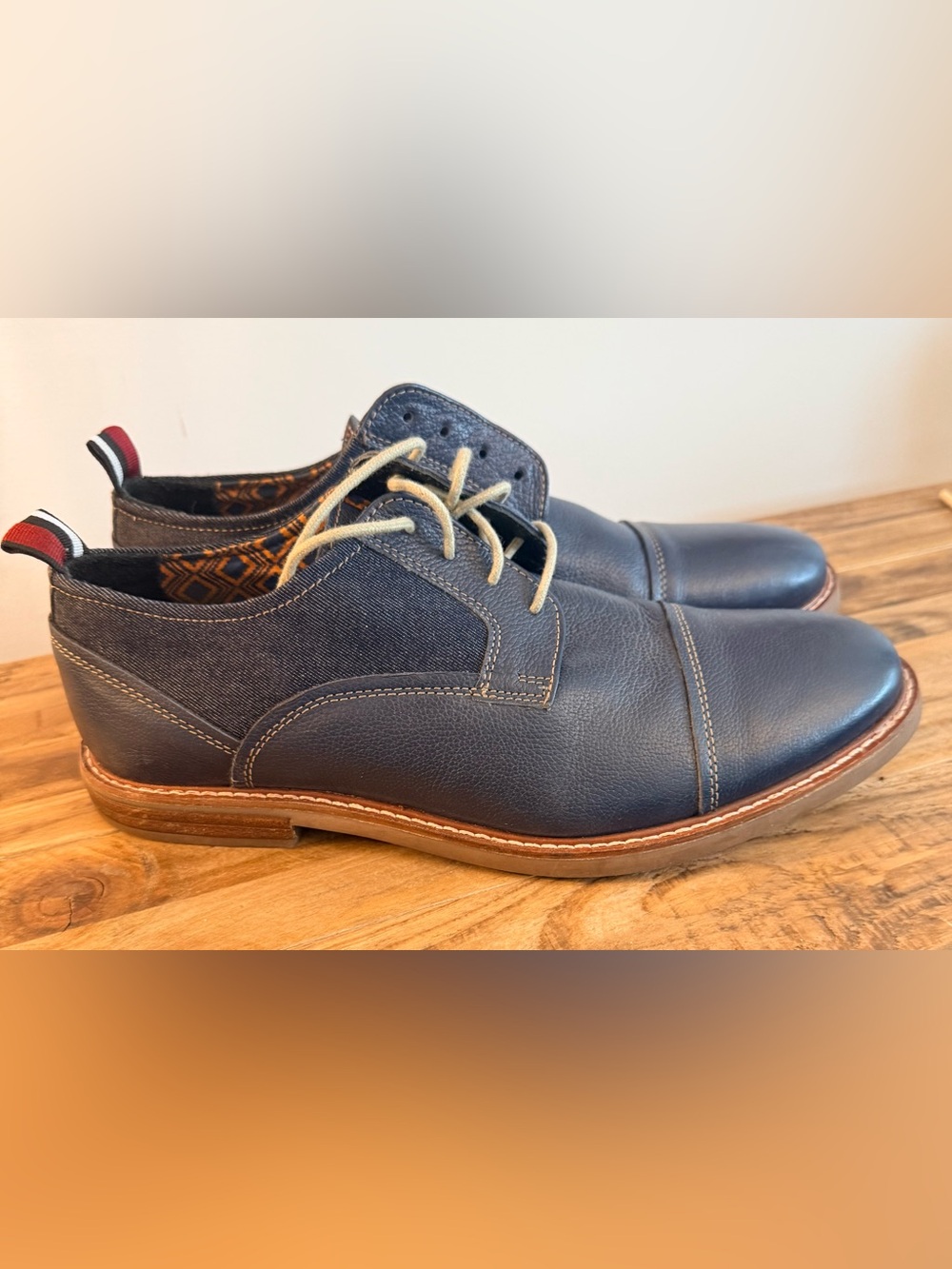 Ben Sherman Navy Blue Lace-Up Cap-Toe Derbys with Beige Laces